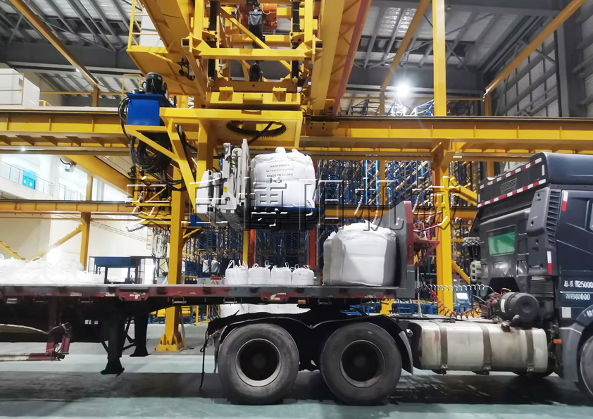 硫酸钠吨袋全自动装车机 全自动吨包装车机使用现场